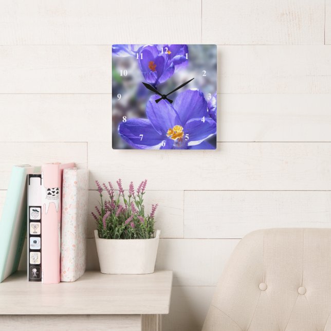 Horloge Carrée Photo Crocus Purple Flowers (Salle de lecture)