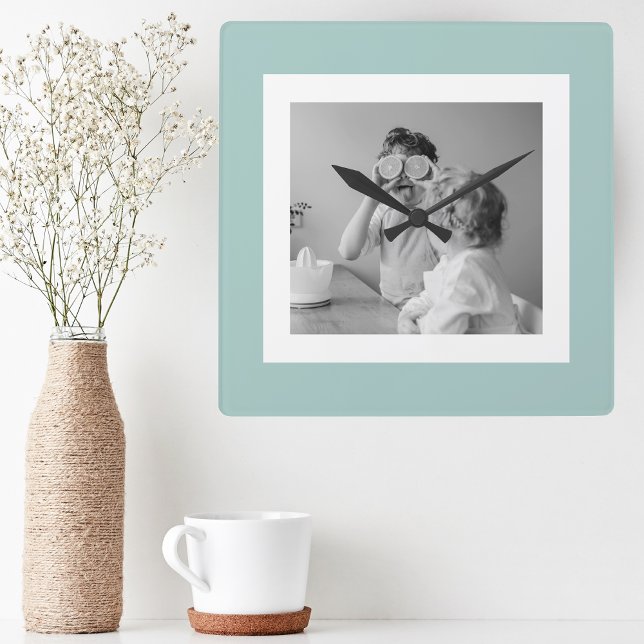 Horloge Carrée Photo Famille Moderne Mint Simple Lovely Cadeau (Créateur téléchargé)