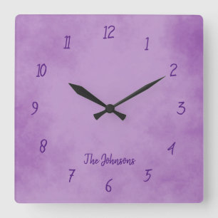 Horloge Carrée Plutôt violet et classique