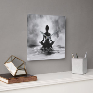 Horloge Carrée Professeur de méditation de yoga Pose du lotus Pei