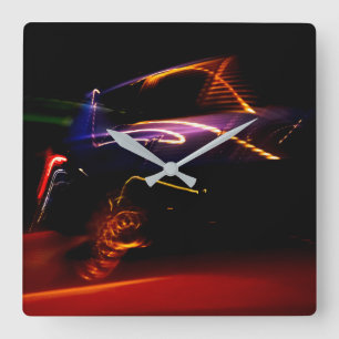 Horloge Carrée purple car dance
