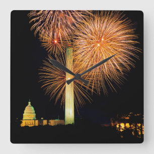 Horloge Carrée Quatrième de juillet, affichage de feu d'artifice