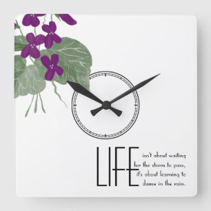 Horloge Carrée Quota de vie de Floral Purple Violets