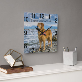 Horloge Carrée Retriever à la plage vous manque