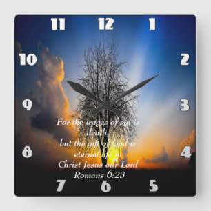 Horloge Carrée Romains 6:23 arbre dans un champ avec ciel bleu
