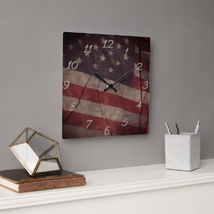 Horloge Carrée Segment du drapeau américain patriotique au-dessus