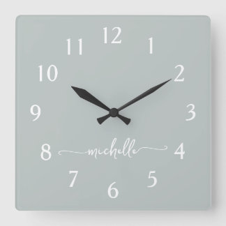 Horloge Carrée Signature Script Monogramme Vert Sauge Minimaliste