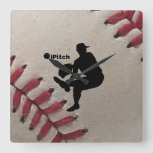 Horloge Carrée Silhouette de joueur iPitch sur fond de baseball
