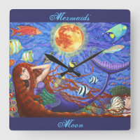 Sirène rousse dans le corset avec la lune et les