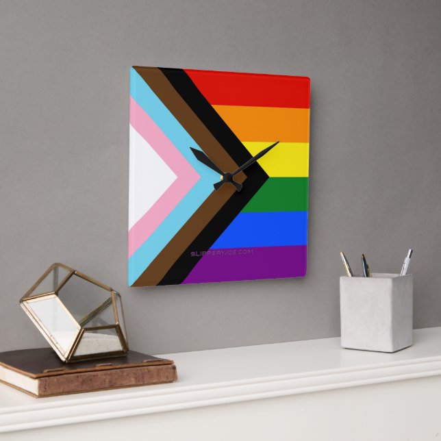 Horloge Carrée SlipperyJoe's Progress Pride Drapeaux gay cadeaux  (Bureau)