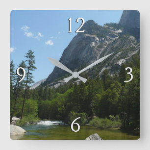 Horloge Carrée Tenaya Creek dans le parc national de Yosemite