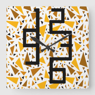 Horloge Carrée Triangles brun jaune sur arrière - plan rétro blan