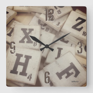 Horloge Carrée Tuiles de lettres de jeu Photographie