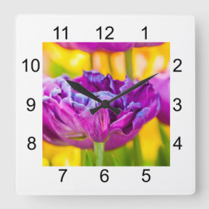 Horloge Carrée Tulipes Envoûtantes Rose Foncé