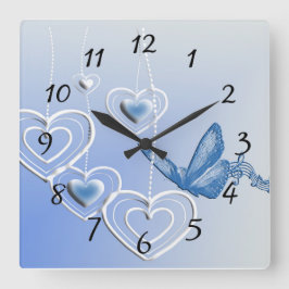 Horloge Carrée Un papillon et des coeurs