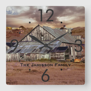 Horloge Carrée Weathered Barn w/Storm Clouds Personnalized Clock