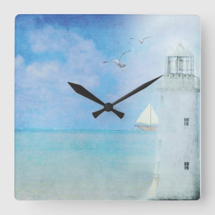 Horloge Carrée White Lighthouse With Sailboat Square Wall Clock