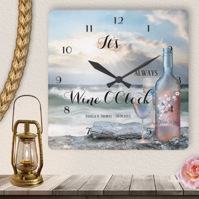 Horloge Carrée Wine Lock Romantic Beach Clock (It's always Wine O'Clock - wall clock featuring a painting of a wine bottle with glass at the beach)