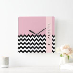 Horloge Carrée Zigzag noir et blanc, Chevron, rose, Votre nom