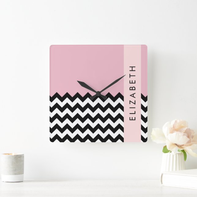 Horloge Carrée Zigzag noir et blanc, Chevron, rose, Votre nom (Maison)