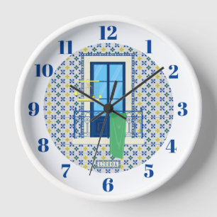 Horloge Carrelage portugais et balcon de fenêtre avec oise