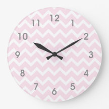 Horloge Chevron rose et blanc moderne - chiffres g