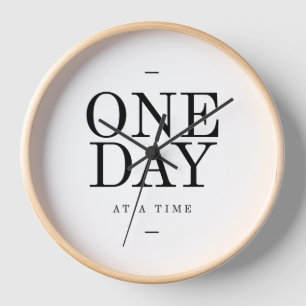 Horloge Citation de sobriété inspirante d'un jour Noir bla