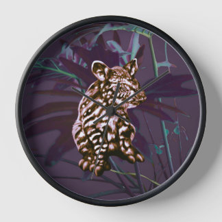 Horloge Fleur de tapir d'aubergine