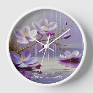 Horloge Fleurs violettes colorées étonnantes Nom personnal