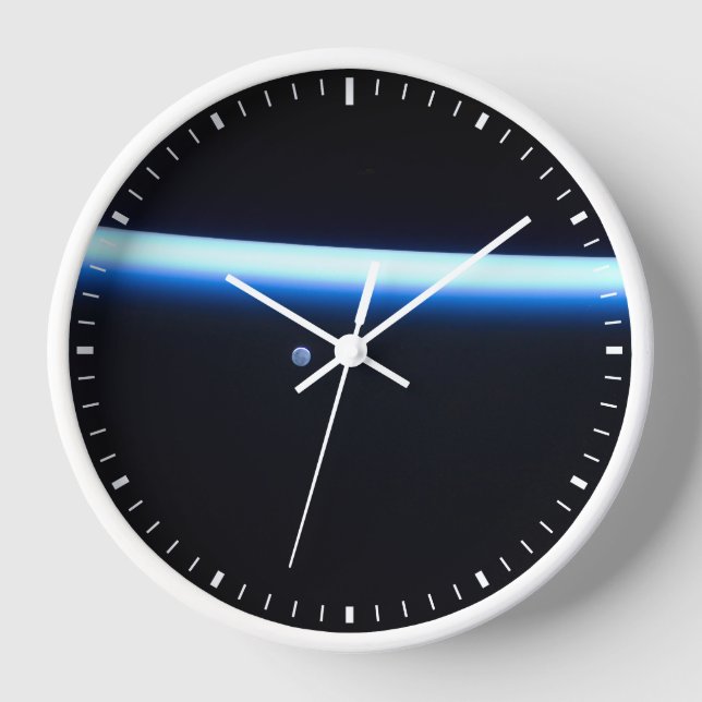Horloge La fine ligne de l'atmosphère terrestre et une lun (Recto)