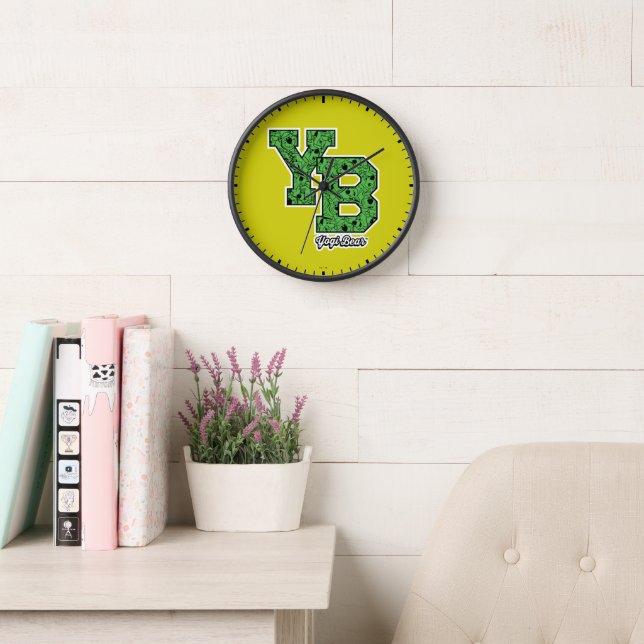 Horloge Lettres de Varsité à motifs de l'ours de Yogi (Salle de lecture)