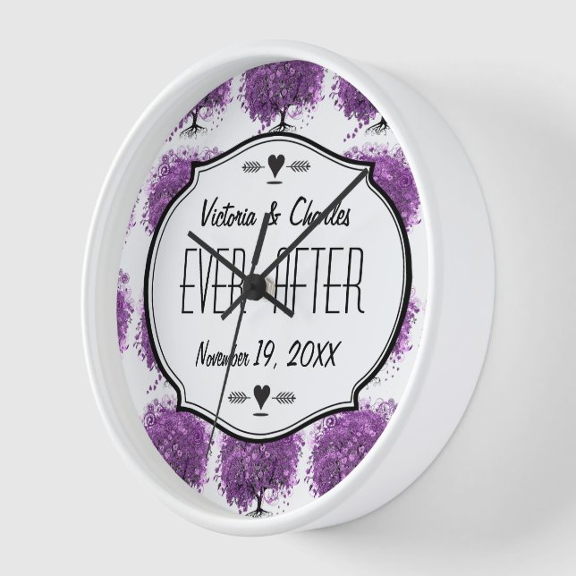 Horloge Mariage de feuille d'arbre de coeur violet radiant (Angle)