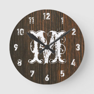 Horloge Monogramme inspirée du bois foncé de la gr