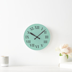 Horloge murale à chiffres romains personnalisable