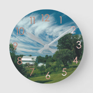 Horloge murale Blue Sky Homestead