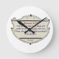 Horloge murale chrétienne Bouclier Romains 8:28