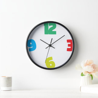 Horloge murale colorée pour enfants avec numéros g