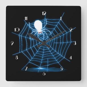 Horloge murale noire et bleue de toile d'araignée