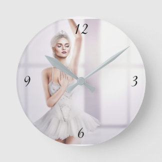 Horloge murale ronde de taille moyenne Ballerina