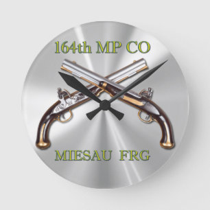 Horloge Ronde 164th Insigne de MP Company et pistolets croisés