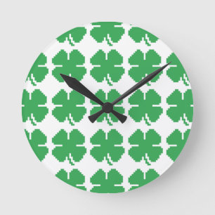 Horloge Ronde 8 bits Pixel Lucky Four Leaf Clocher