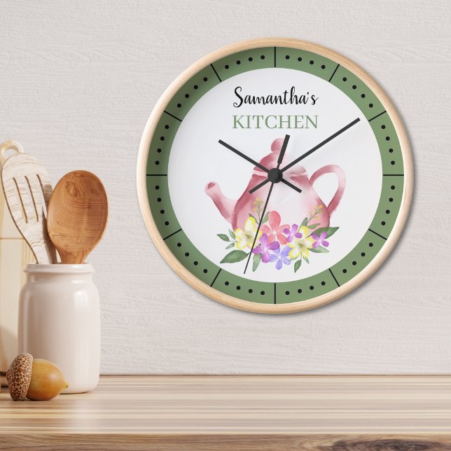Horloge Ronde Aquarelle Floral Teapot Nom personnalisé Cuisine (Watercolor Floral Teapot Custom Name Kitchen Round Clock Rustic home decor Gift for mom grandma)