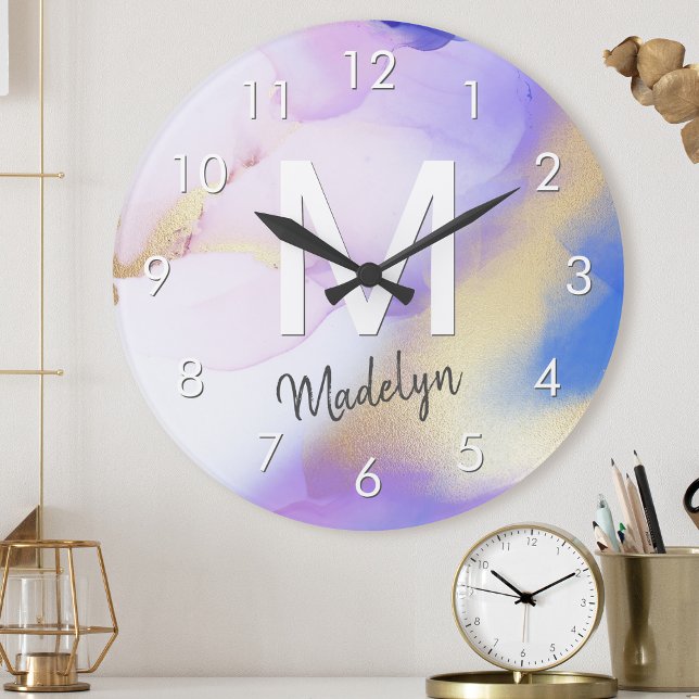 Horloge Ronde Aquarelle violet Abstrait Girly Luxury Monogramme (Créateur téléchargé)