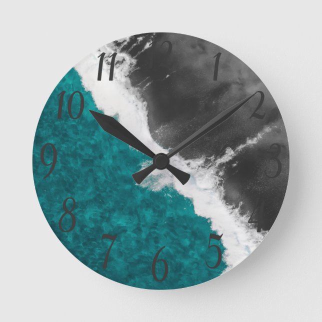 Horloge Ronde Artsy moderne Turquoise Bleu noir Plage Waves (Recto)