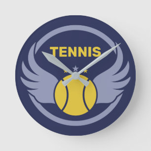 Horloge Ronde Bal de tennis en texte personnalisé avec ailes