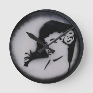 Horloge Ronde bettie page.JPG
