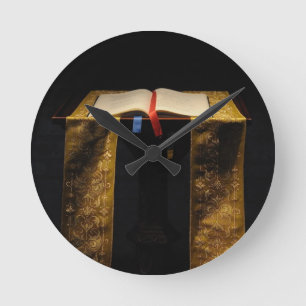 Horloge Ronde Bible à l'église