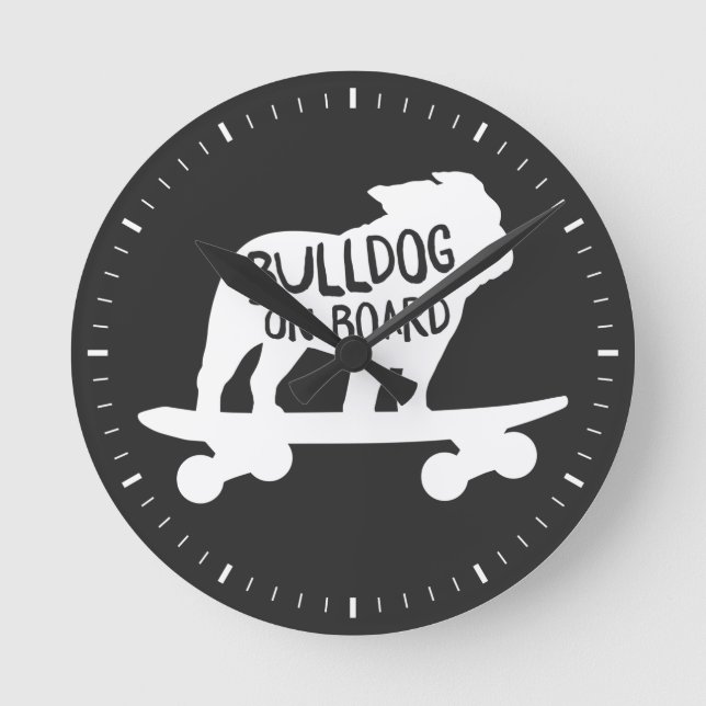 Horloge Ronde Bulldog Riding Skateboard (Recto)