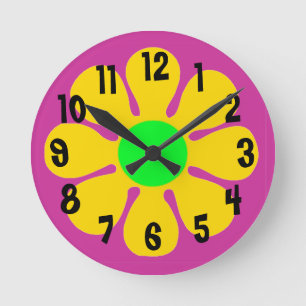 Horloge Ronde Cadran de fleurs groovy de l'ère des années 1960