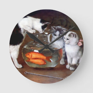 Horloge Ronde Chats Chatons Pêche dans un aquarium peinture